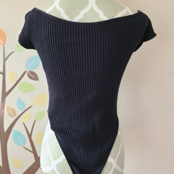 Zara Ribbed Bodysuit - Picture 3 of 5